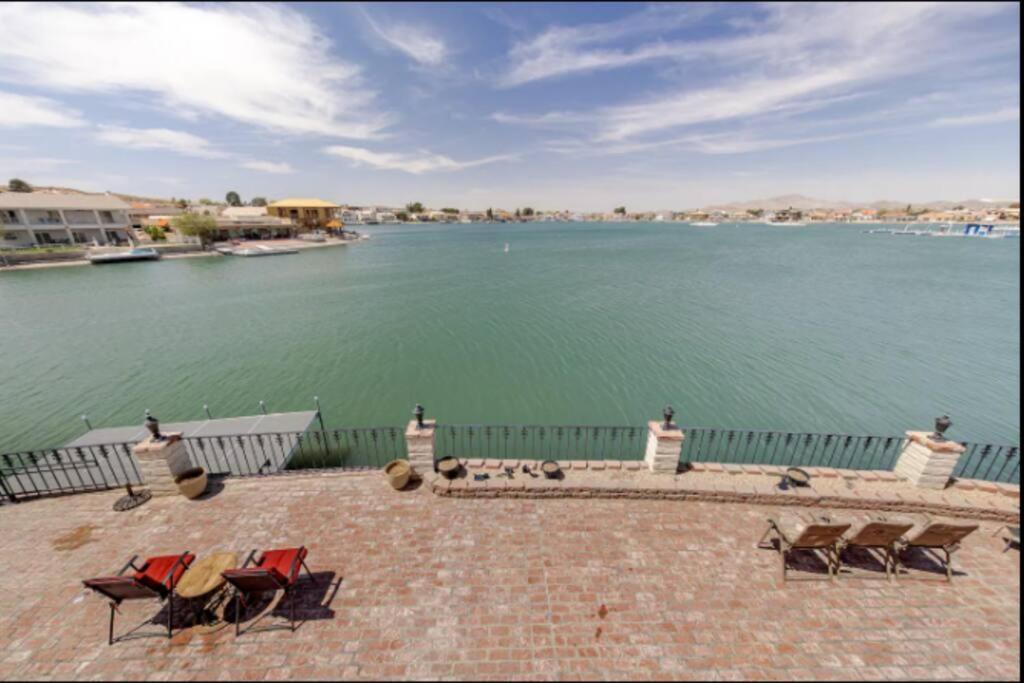 Tranquil Spacious Lake Front Home Near Everything Victorville Exterior photo